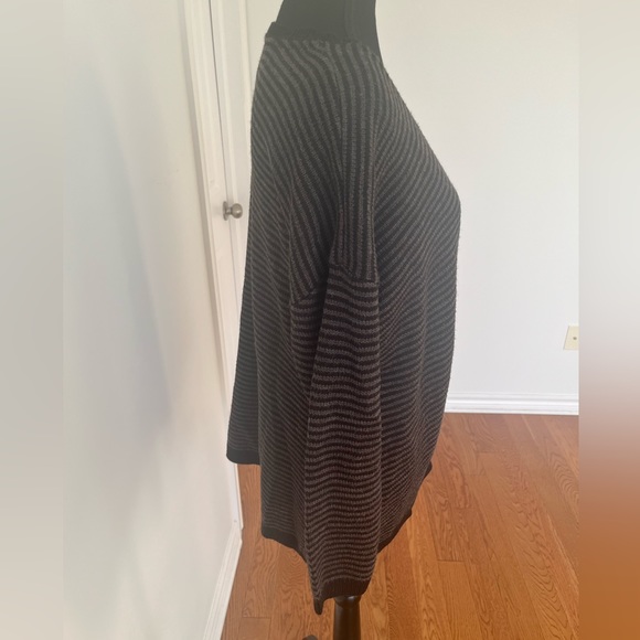 THYME V-Neck Striped Sweater - Picture 4 of 5